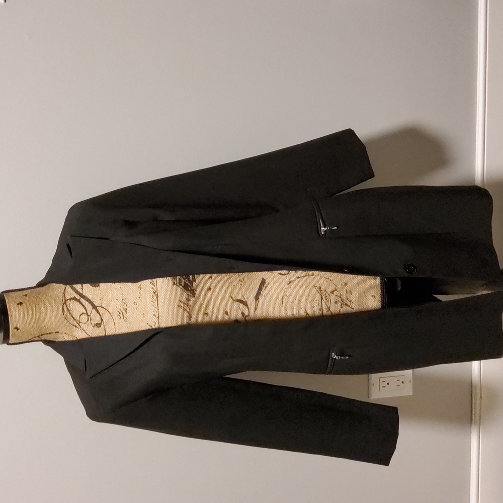 Stunning Black blazer plus free gift with purchase!